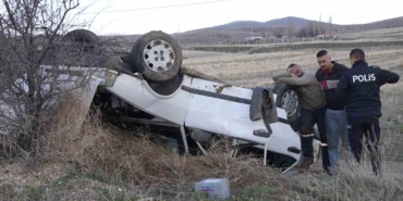 aci-manzarayla-karsilasti-gozyaslarini-tutmadi-hurdaya-donen-otomobildeki-2-yegeni-yaralandi-GstiPXpu.jpg