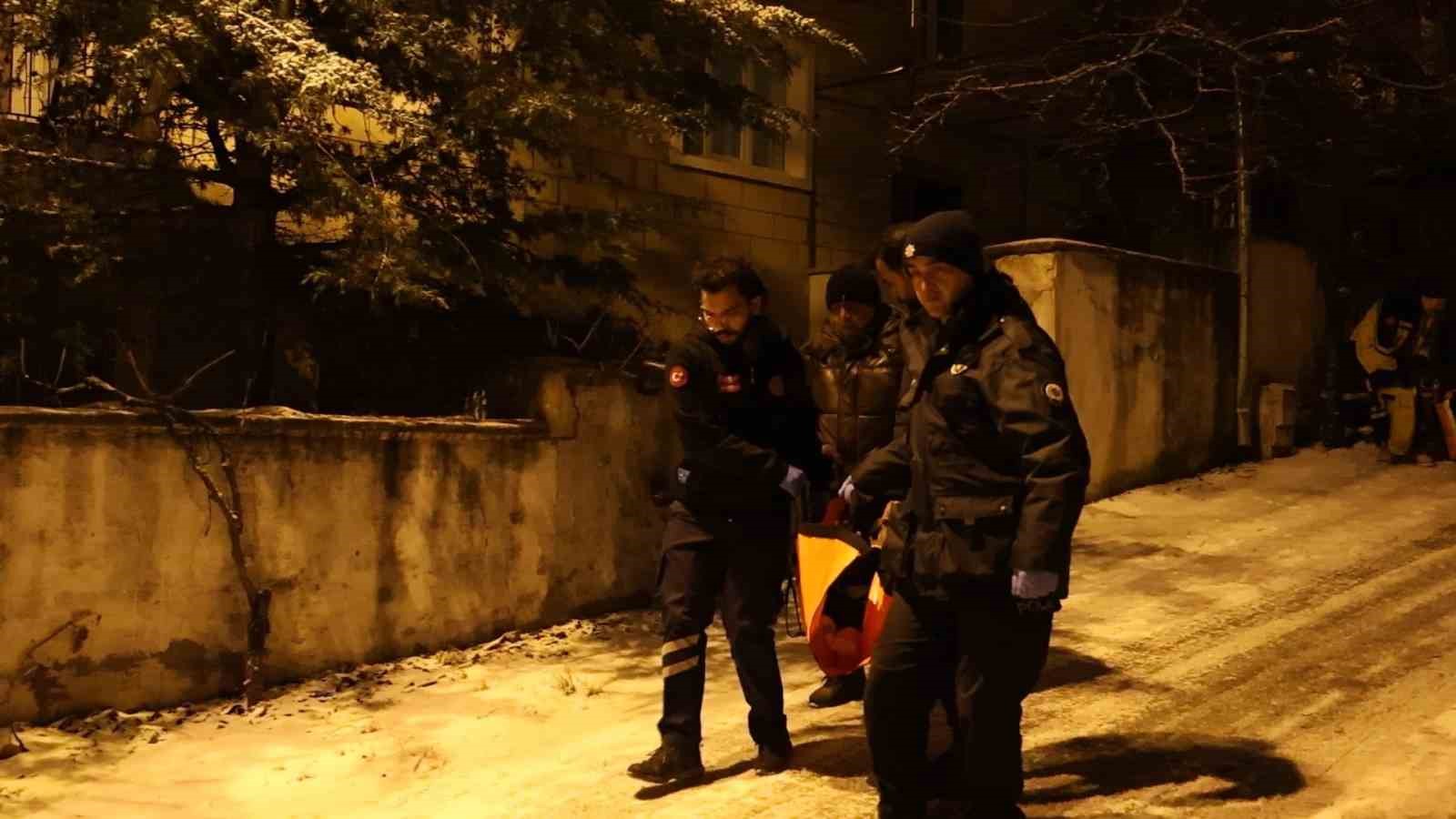 acik birakilan ocaktan sizan gaz bir kisi zehirlendi 1 mXGlqQ6b
