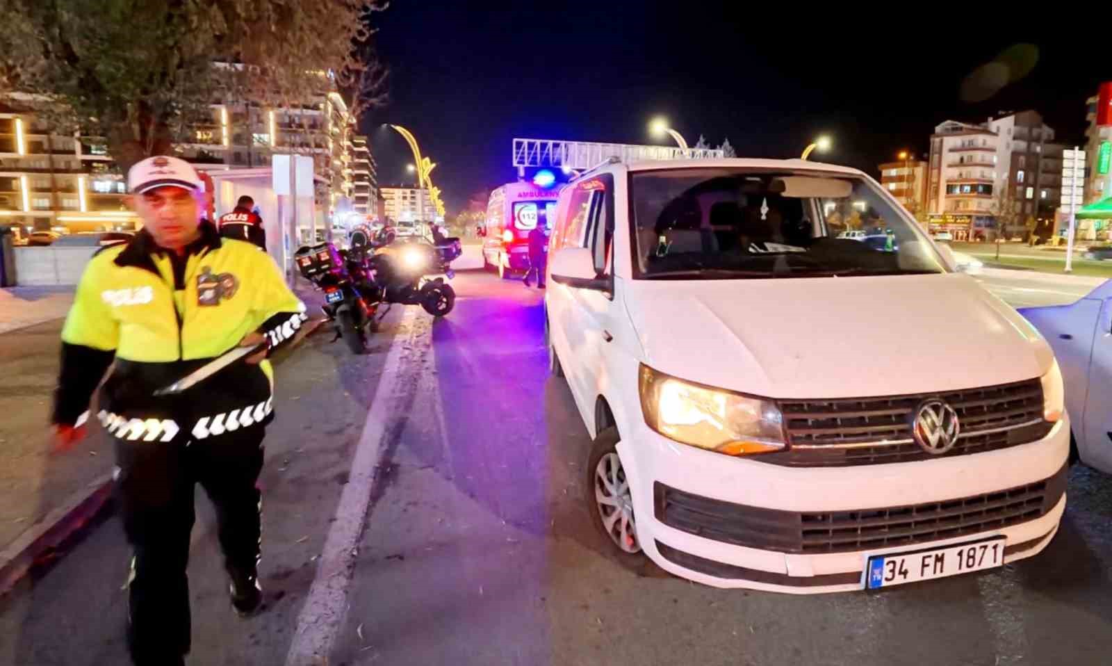 acilar icinde kivransa da yarasini unutup anneme bir sey soyleme dedi 1 1afAwq8p