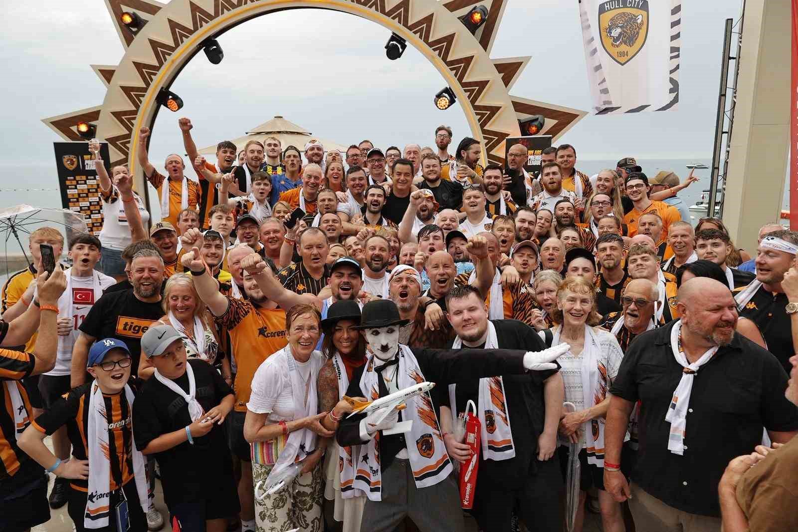 acun ilicali hull city taraftarlariyla antalyada bulustu 1 eKblLOw3