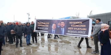 adalet-bakani-akin-gurlek-memleketi-nevsehirde-davul-zurnayla-karsilandi-FOTYytME.jpg