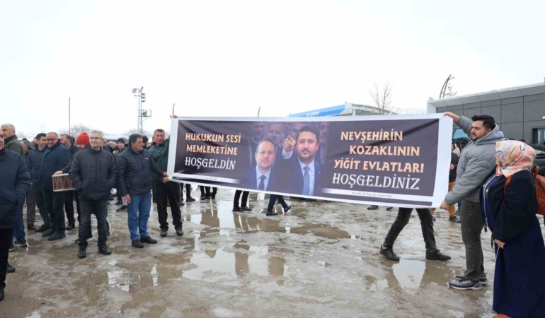 adalet-bakani-akin-gurlek-memleketi-nevsehirde-davul-zurnayla-karsilandi-FOTYytME.jpg