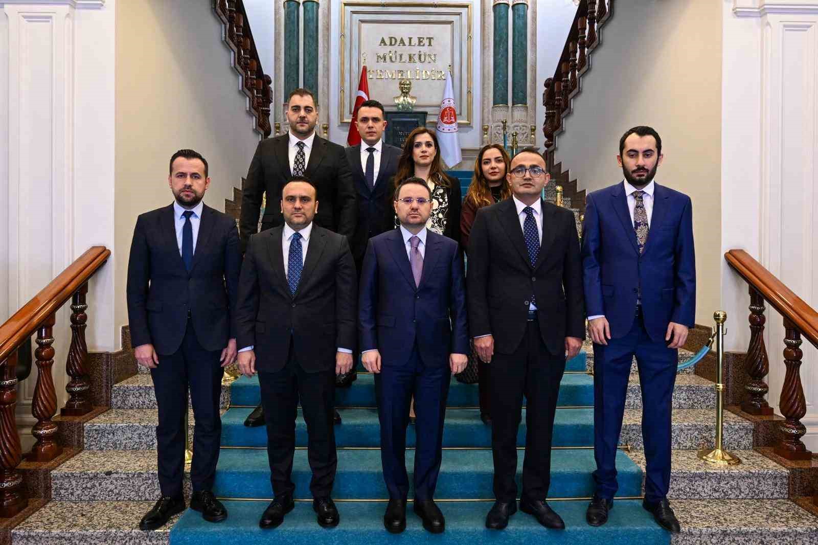 adalet bakani akin gurlek turk hukuk enstitusu heyetini kabul etti 1 tftmGYsa
