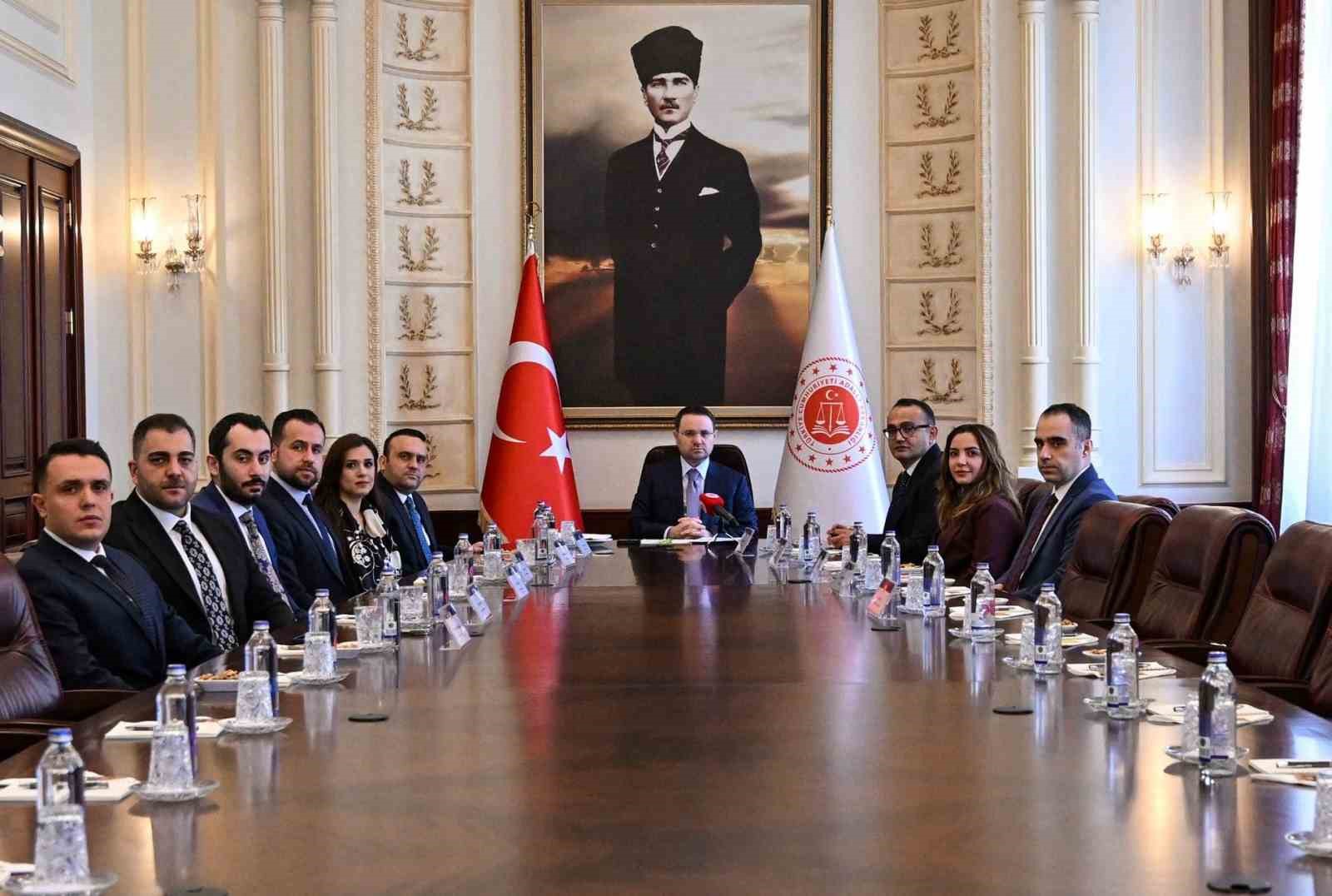 adalet bakani akin gurlek turk hukuk enstitusu heyetini kabul etti 2 T4SSjYa7