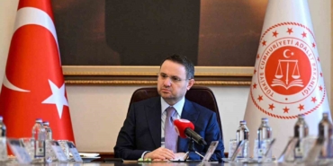 adalet-bakani-akin-gurlek-turk-hukuk-enstitusu-heyetini-kabul-etti-uC54KWFi.jpg