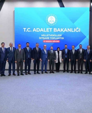 adalet-bakani-gurlek-ic-anadolu-bolgesi-milletvekilleriyle-bir-araya-geldi-6l8Zh8gz.jpg