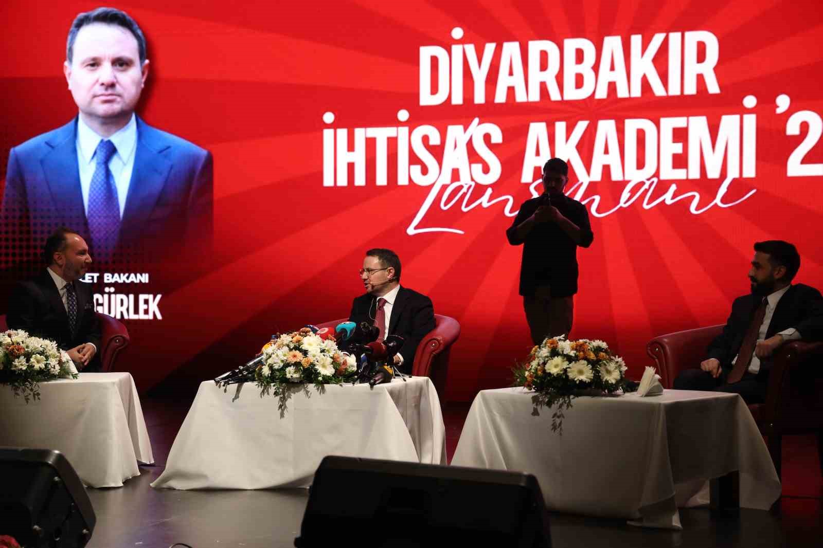 adalet bakani gurlek sosyal medyaya kimlikle girilecek 3 ypa79I6I