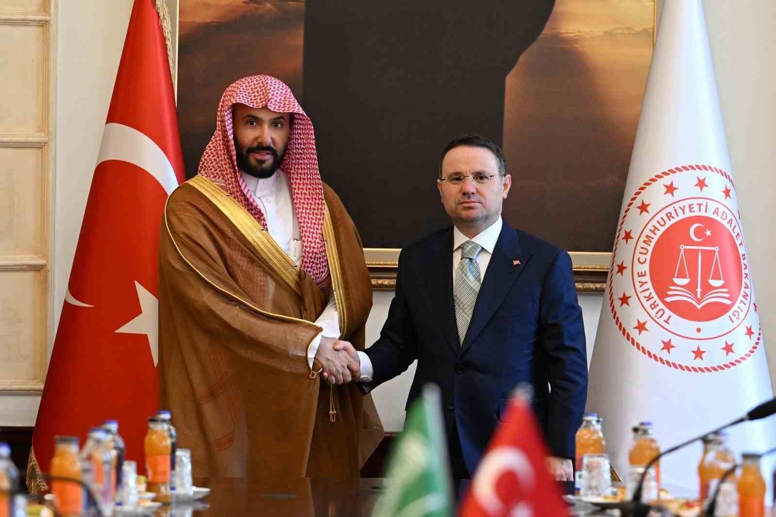 Adalet Bakanı Gürlek, Suudi mevkidaşı Al Smani ile bir araya geldi 4 adalet bakani gurlek suudi mevkidasi al smani ile bir araya geldi 0 FQ5BwMds