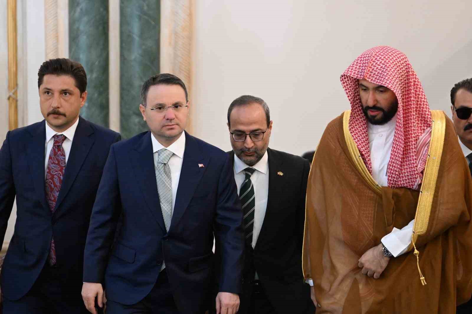 Adalet Bakanı Gürlek, Suudi mevkidaşı Al Smani ile bir araya geldi 5 adalet bakani gurlek suudi mevkidasi al smani ile bir araya geldi 1 RvKMgWGh