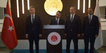 adalet-bakani-gurlekten-kocaeli-adliyesine-ziyaret-wcTluQXp.jpg