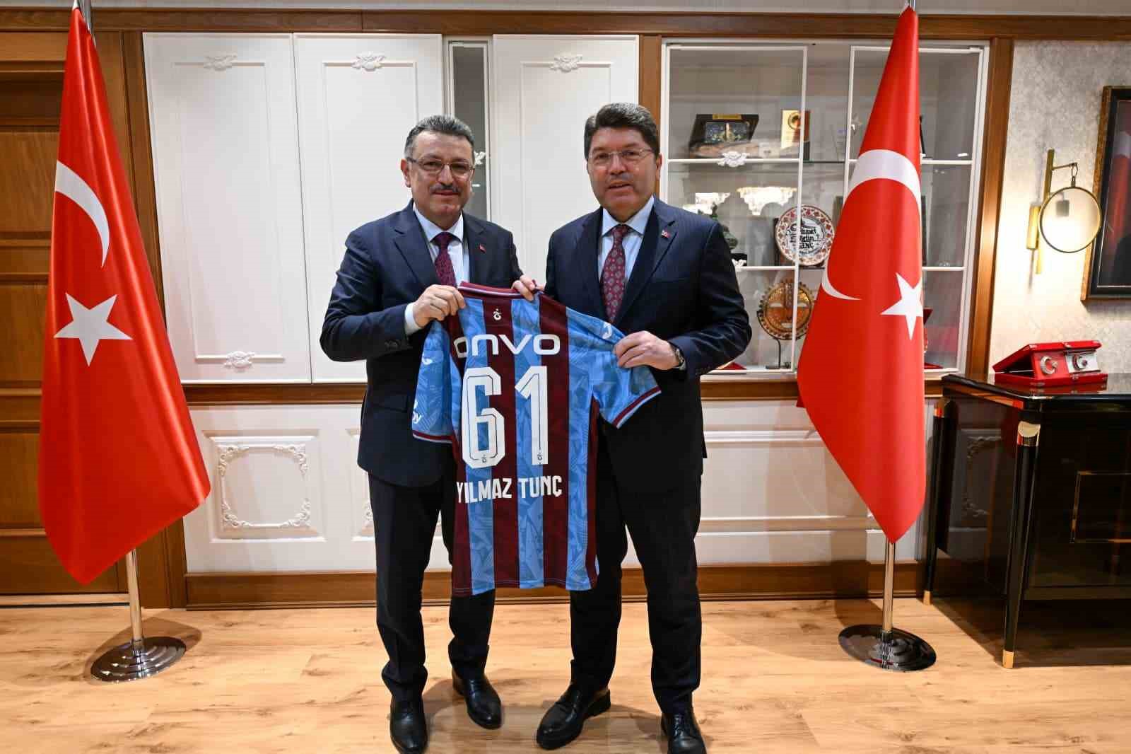 adalet bakani tunc hukuk fakultesi ogrencileri ile bulustu 1 CyVffQFA