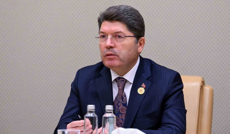 adalet-bakani-tunc-israilin-birlesmis-milletler-soykirim-sozlesmesini-ihlal-ettigi-gerekcesiyle-uluslararasi-adalet-divaninda-JCNv6cV3.jpg