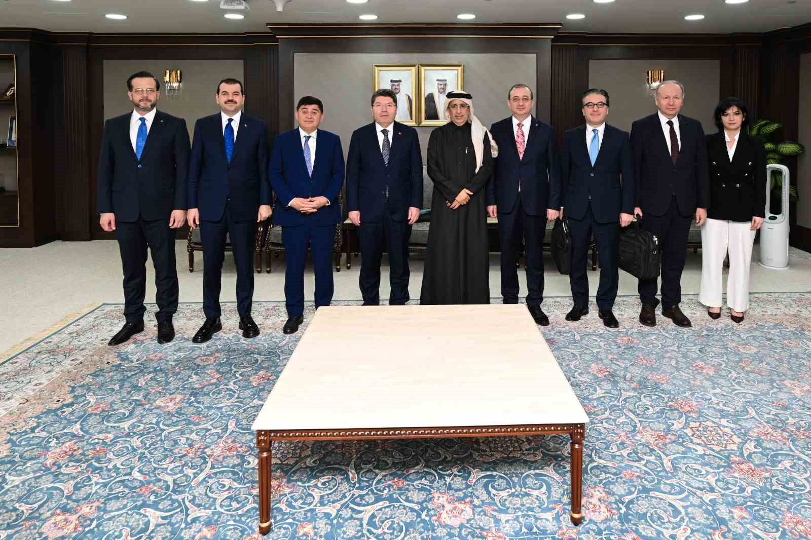 Adalet Bakanı Tunç, Katar Başsavcısı ve Yüksek Yargı Başkanıyla bir araya geldi 10 adalet bakani tunc katar bassavcisi ve yuksek yargi baskaniyla bir araya geldi 6 tszDMfUL