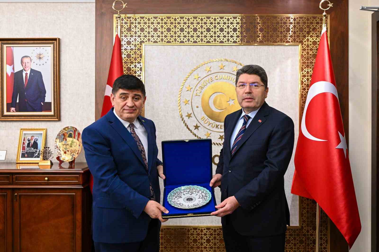 adalet bakani tunc katarda duzenlenen doha hukuk forumuna katildi 2 wwXpdOa8