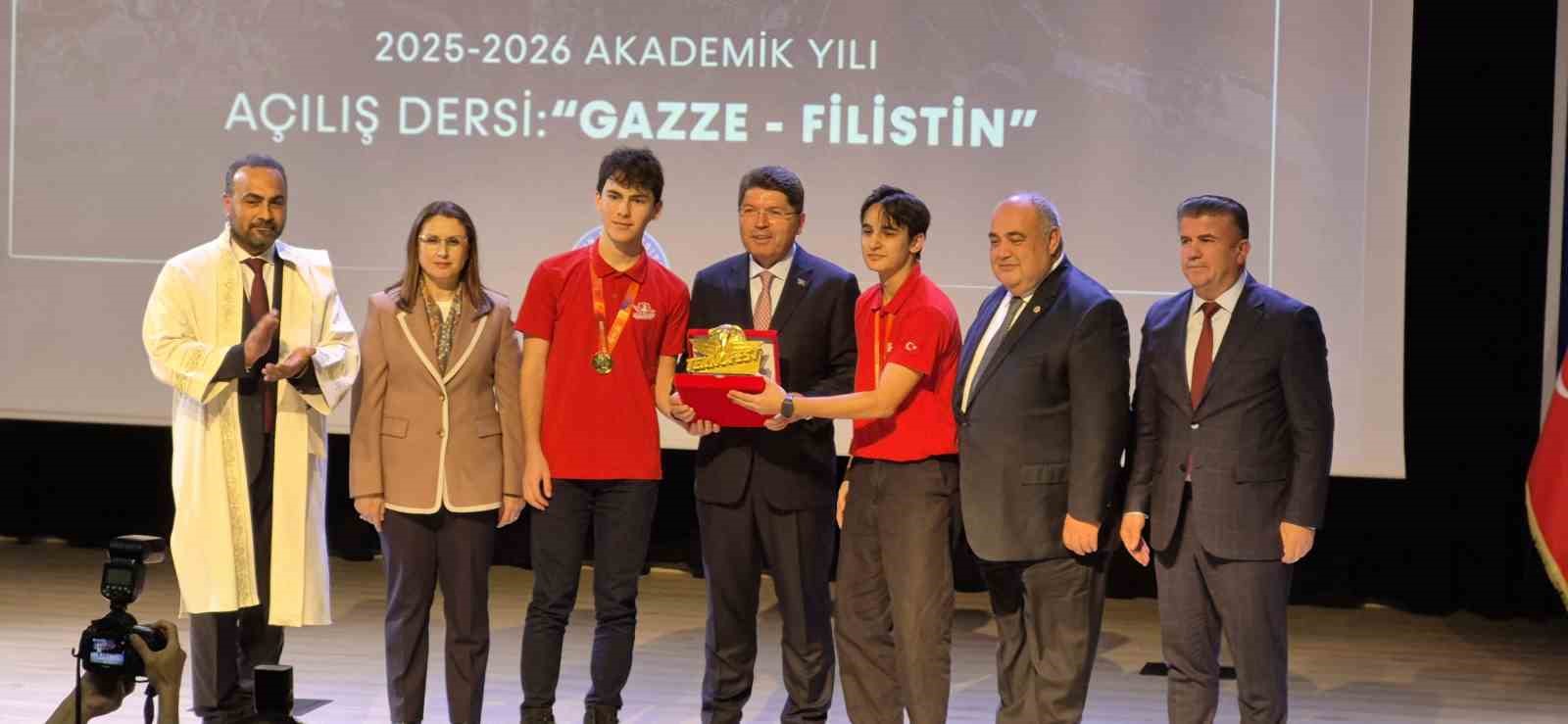 adalet bakani tunctan universite ogrencilerine gazze dersi 1 eSsyDhI2