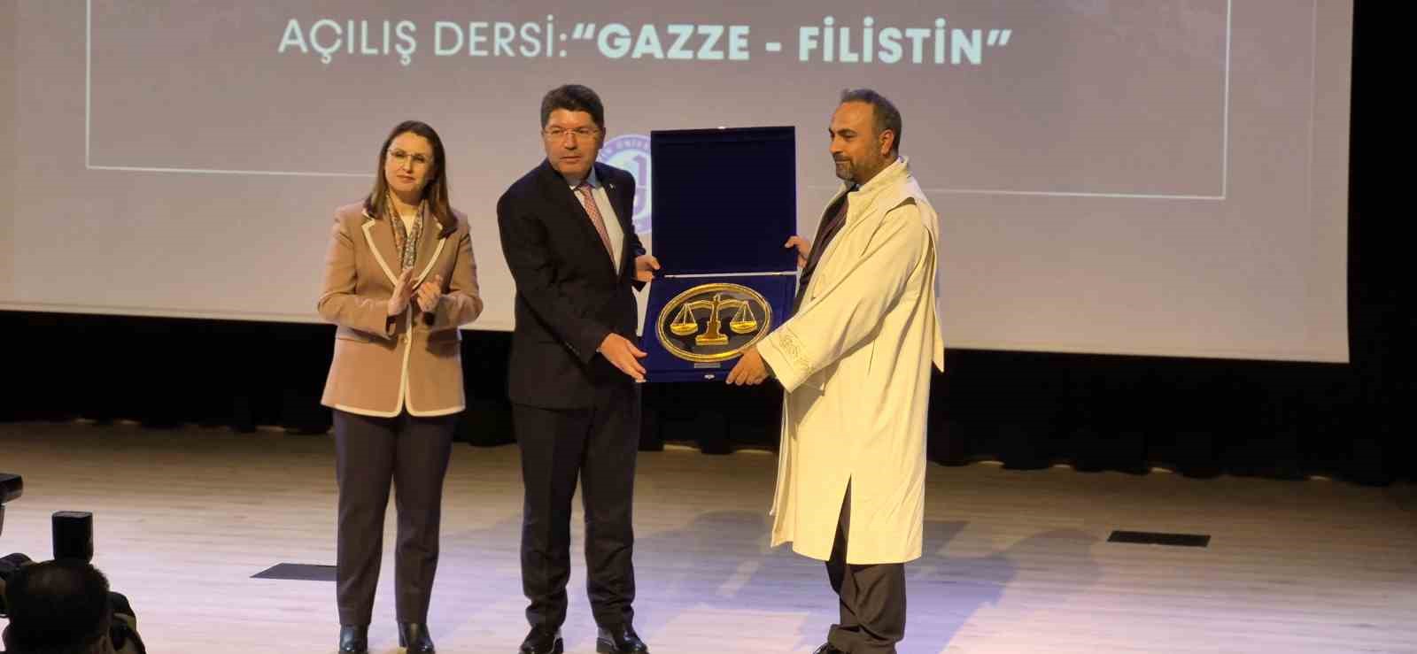 adalet bakani tunctan universite ogrencilerine gazze dersi 2