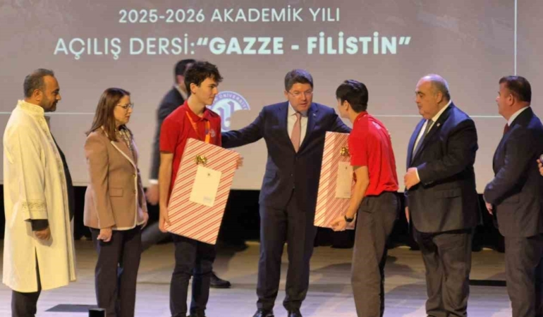 adalet-bakani-tunctan-universite-ogrencilerine-gazze-dersi-w8h37J4V.jpg