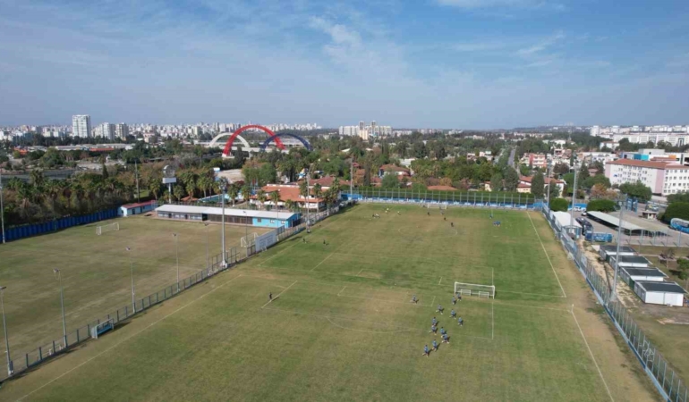 adana-demirsporun-tesislerine-icra-geldi-5kjMPKLp.jpg