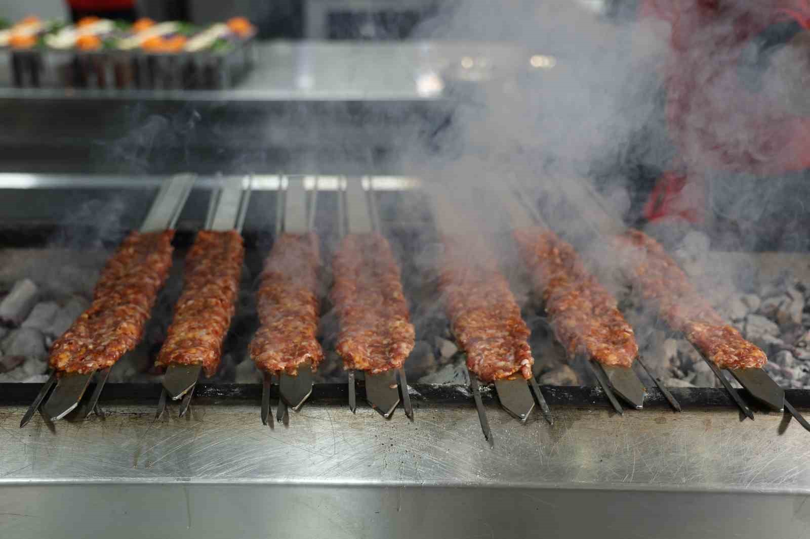 Adana kebabı ve salata ikilisi ’glutatyon’ seviyesini artırıyor 7 adana kebabi ve salata ikilisi glutatyon seviyesini artiriyor 3 DSz4ZmeC