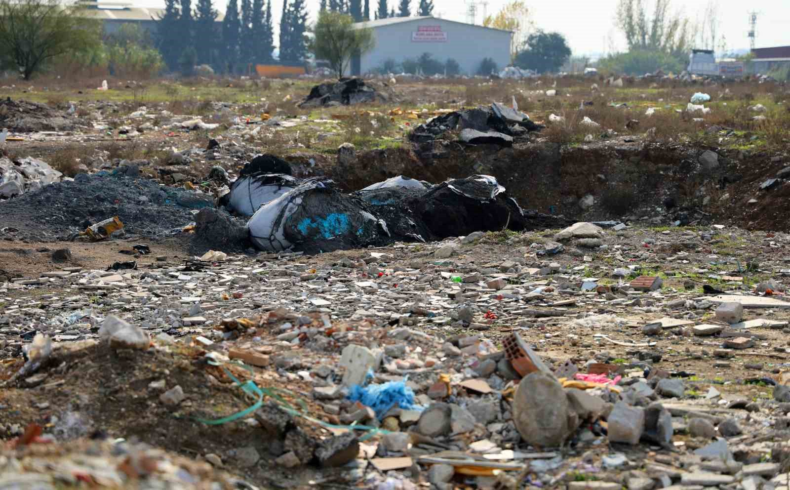 adana merkezindeki arazi cop ve moloz doldu 2 r66kJU7T