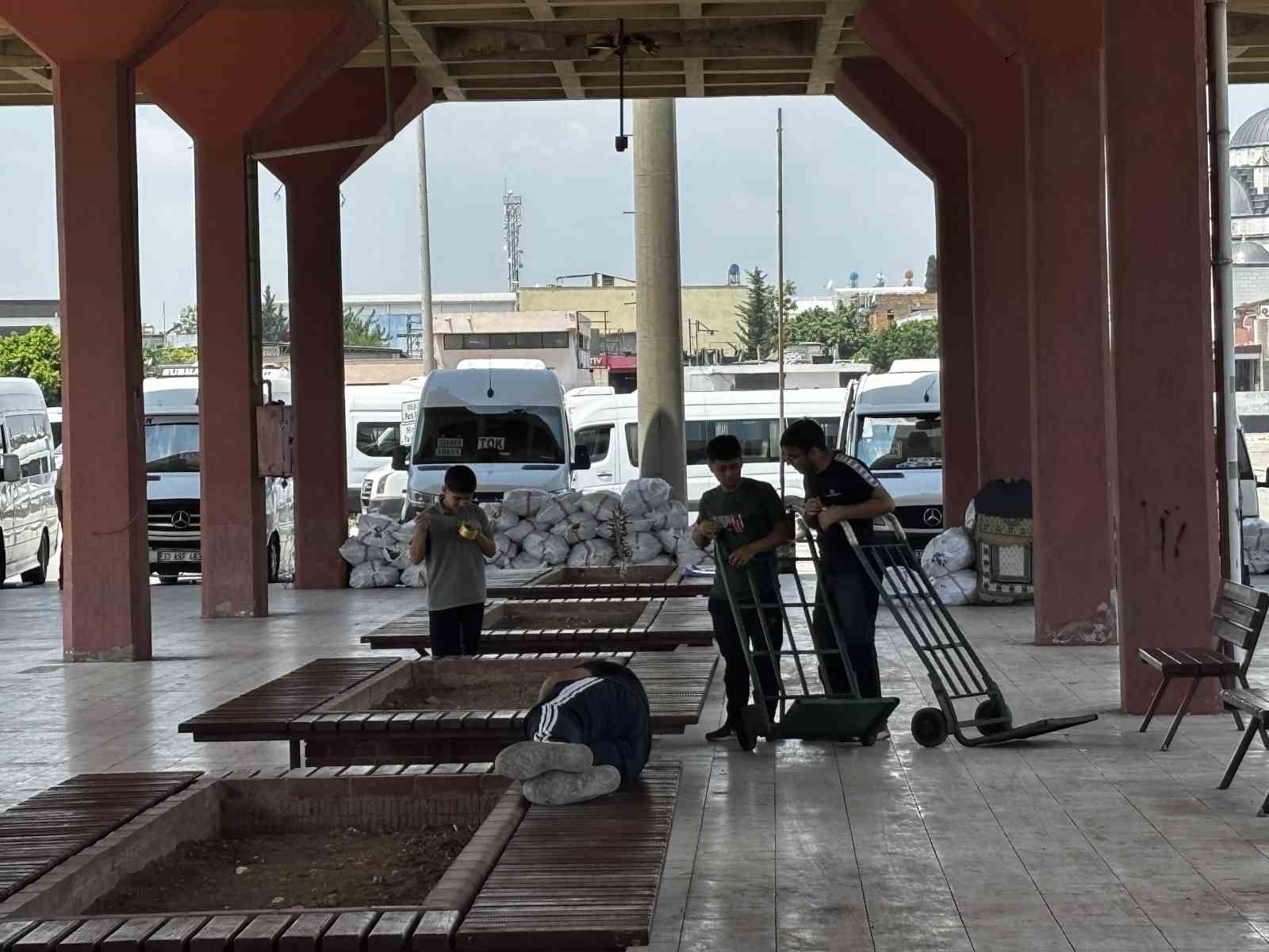 adana sicagi otogarda cileye donustu vatandas isyan etti 4 wV3SfBF7