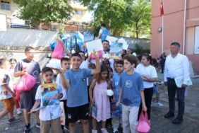 adana-sicaginda-ogrencilere-buz-gibi-karne-hediyesi-EEx9r6m5.jpg