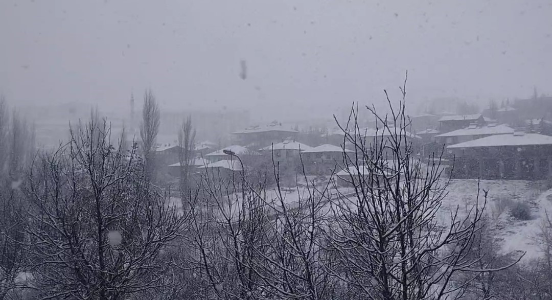 adana tufanbeylide kar yagisi etkili oldu 1 KYT7Yyw2