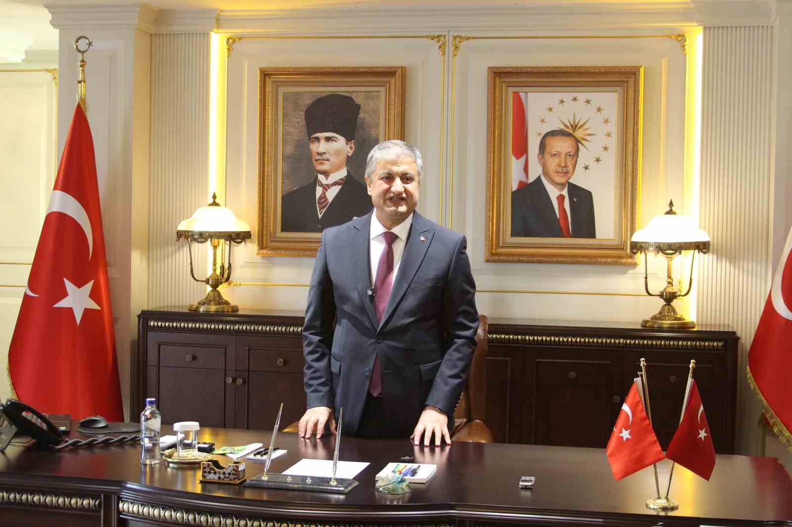 adana valisi goreve basladi ilk mesaji suc isleyenlere oldu 3 9aGiz2uR