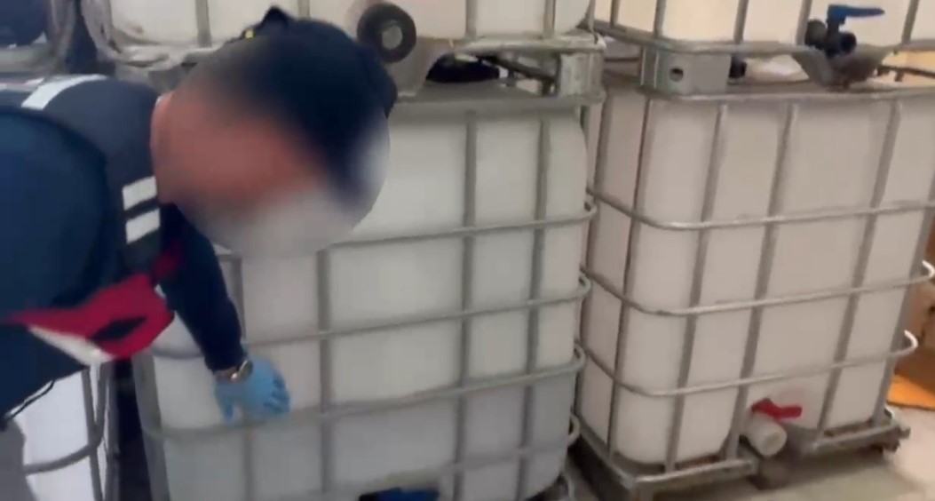 adana ve konyada 13 bin 633 litre kacak alkol ele gecirildi 2