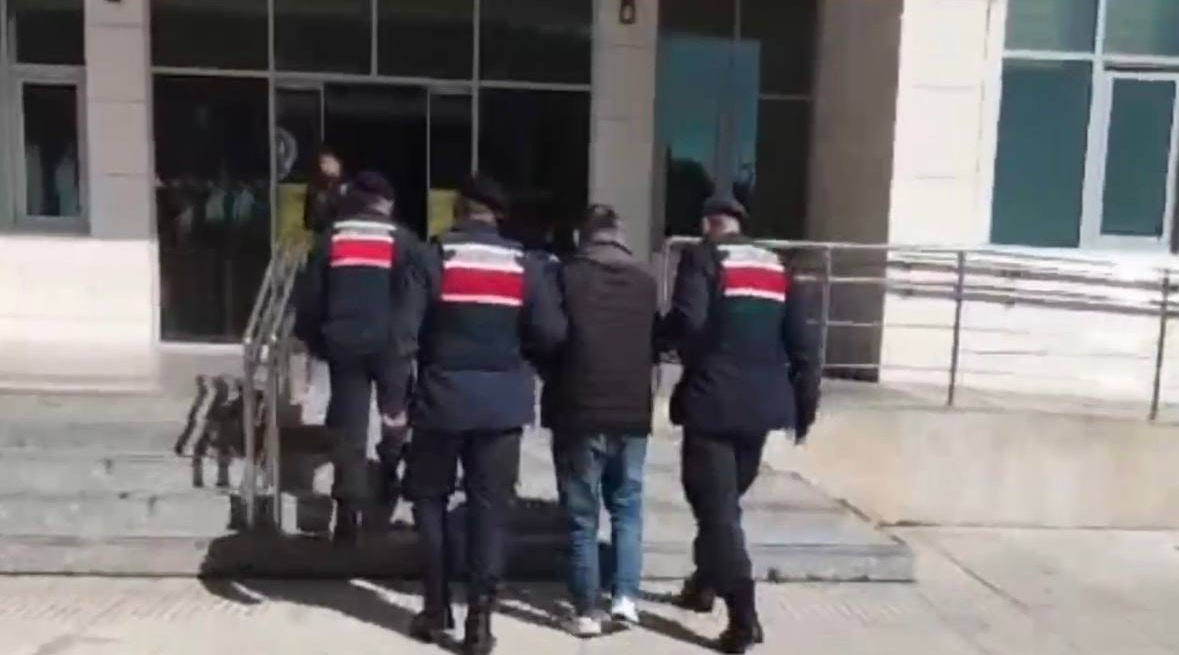 adanada 10 milyon 110 bin kacak makaron ele gecirildi 0 EiJ7R6MI