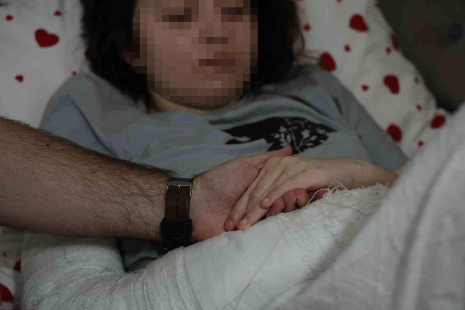 adanada 12nci kattan dusup hayata tutunan cocuk taburcu edildi 3 sqJTt6zj