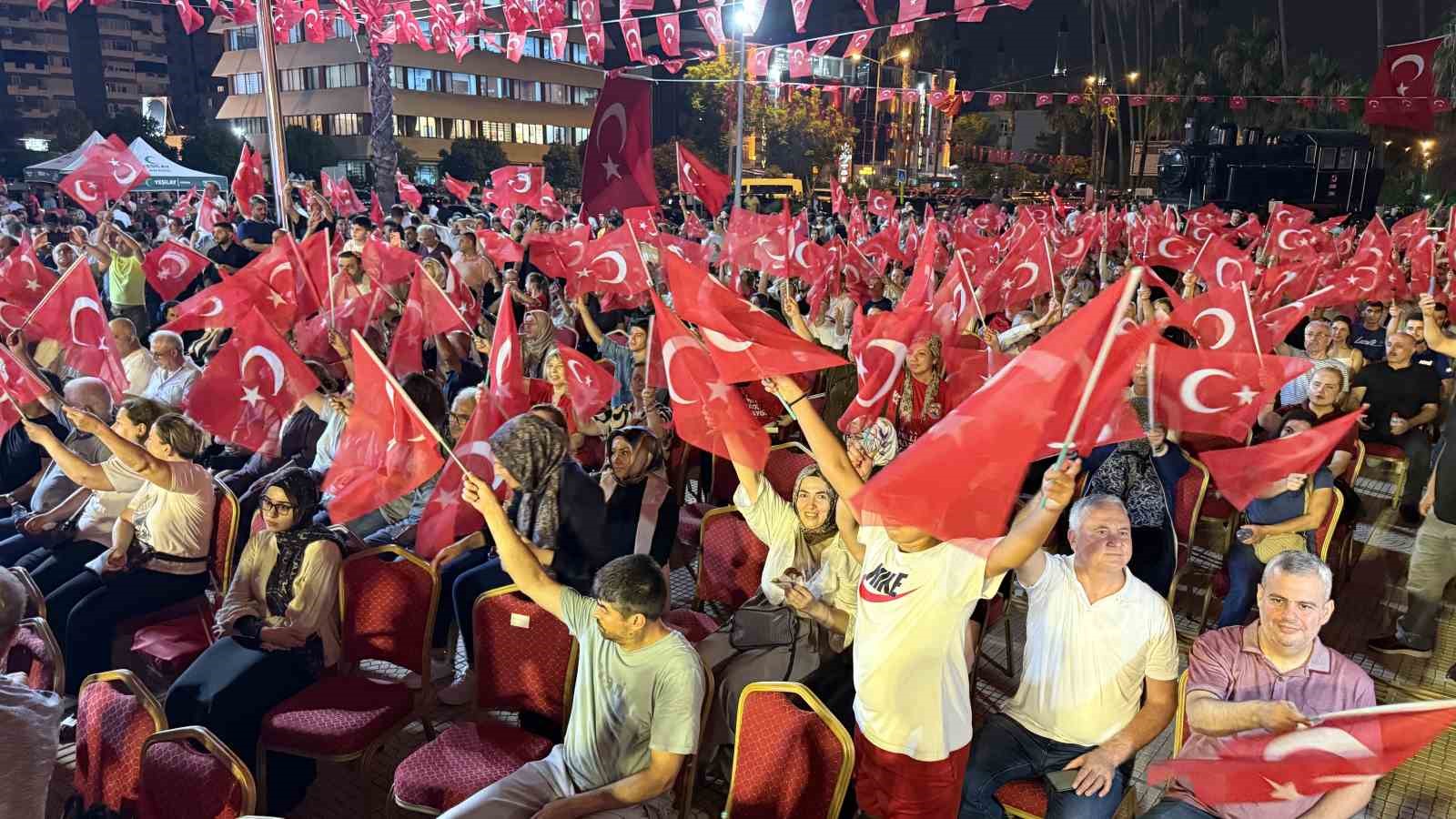 Adana’da 15 Temmuz’un 10. yılında demokrasi nöbeti tutuldu 8 adanada 15 temmuzun 10 yilinda demokrasi nobeti tutuldu 4 Z1DRgbtj
