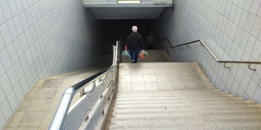 adanada-16-yil-once-hizmete-giren-metro-alt-gecitte-yuruyen-merdivenin-yeri-var-mekanizmasi-biqjjIdu.jpg