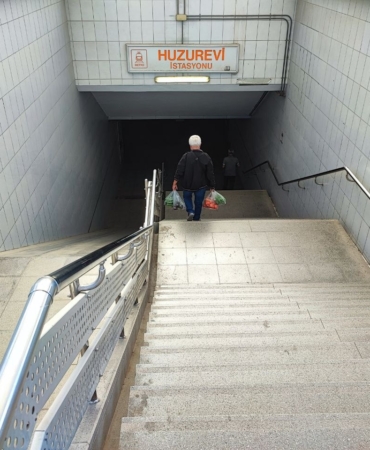 adanada-16-yil-once-hizmete-giren-metro-alt-gecitte-yuruyen-merdivenin-yeri-var-mekanizmasi-biqjjIdu.jpg