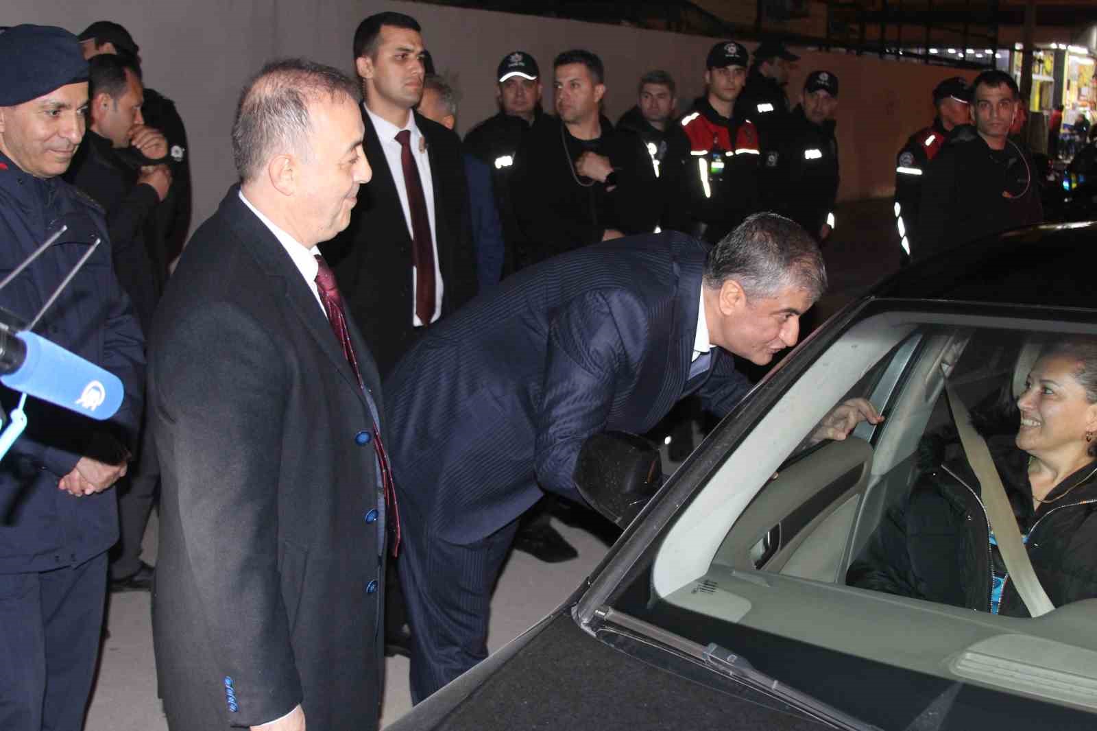 adanada 2 bin 305 personelle huzur ve guven uygulamasi 6 VDBqrQ47