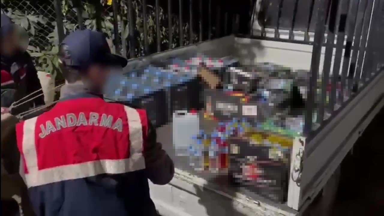 adanada 2 bin 495 litre sahte alkol ele gecirildi 1 QKV4mbA1