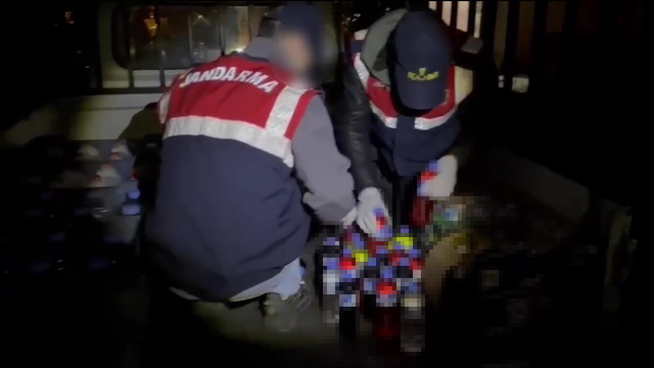 adanada 2 bin 495 litre sahte alkol ele gecirildi 2 GQTbRLBs