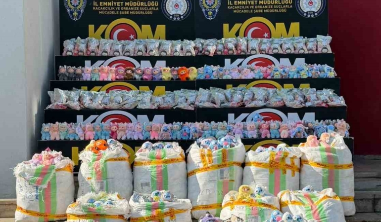 adanada-2-bin-605-gumruk-kacagi-labubu-oyuncak-ele-gecirildi-cpHsrIiQ.jpg