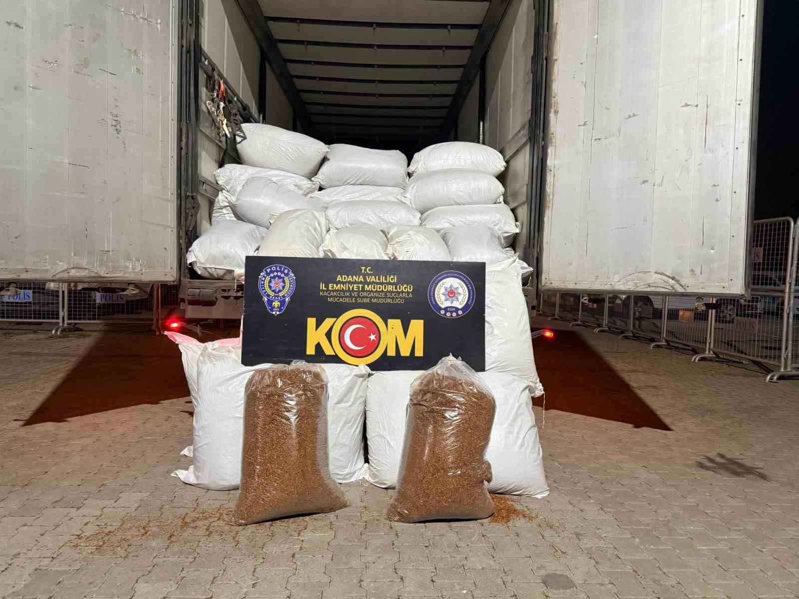 adanada 3 ton kacak tutun ele gecirildi 0 QgESU51L
