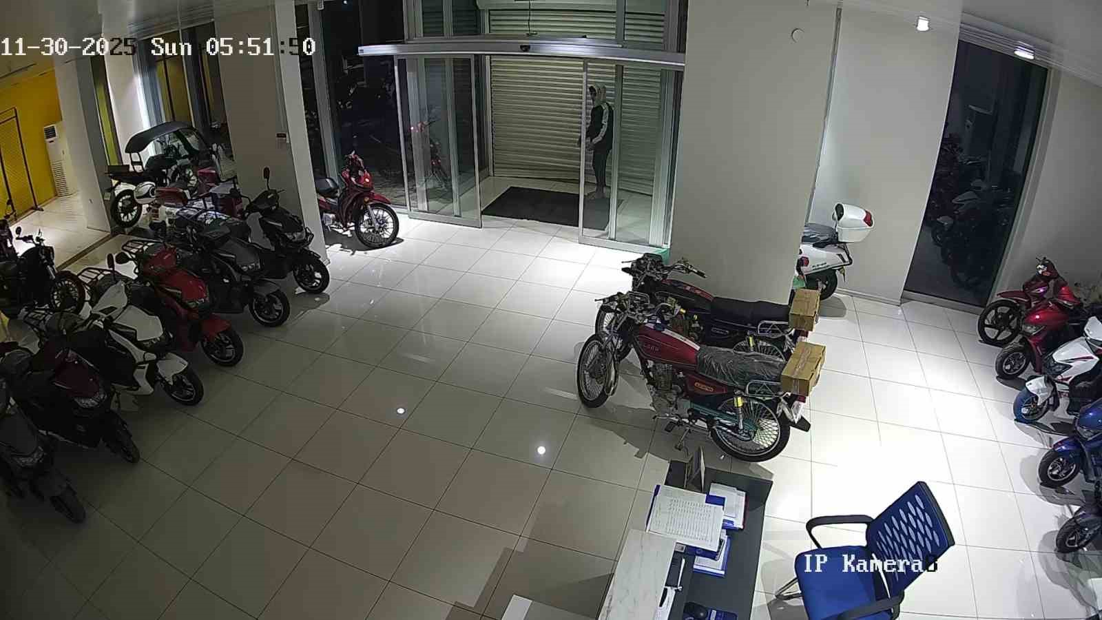 adanada 4 cocuk begendigi 4 motosikleti galeriden caldi 9 hhAPkSvu