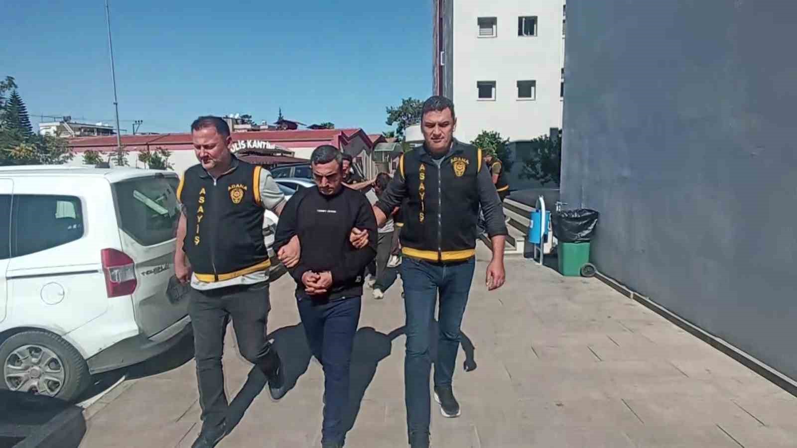 adanada 4 firari hukumlu yakalandi 0 SirL7DqS