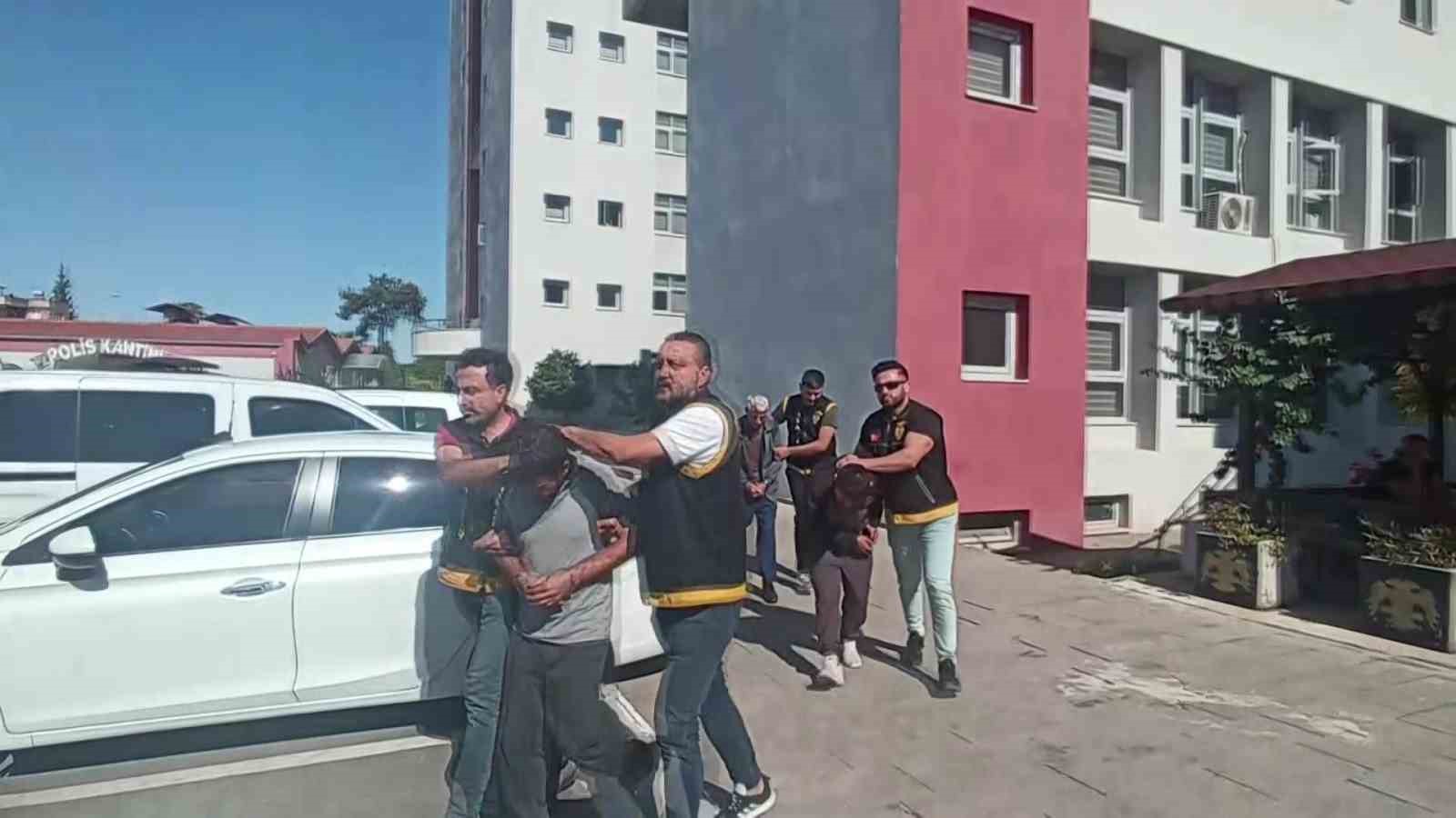 adanada 4 firari hukumlu yakalandi 1 D4MiKmuk