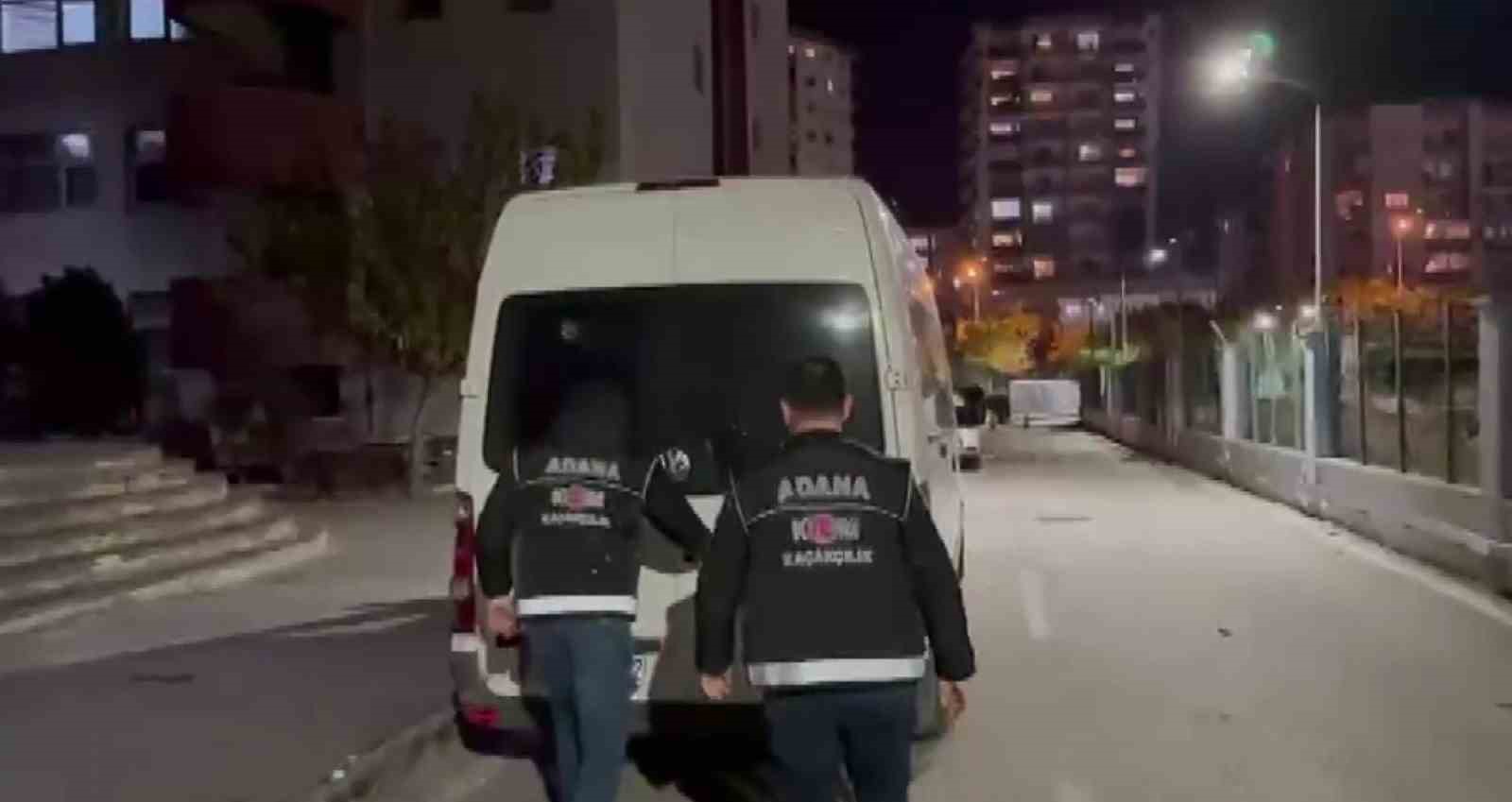 adanada 82 bin paket kacak sigara ele gecirildi 0 j9MkAUBb