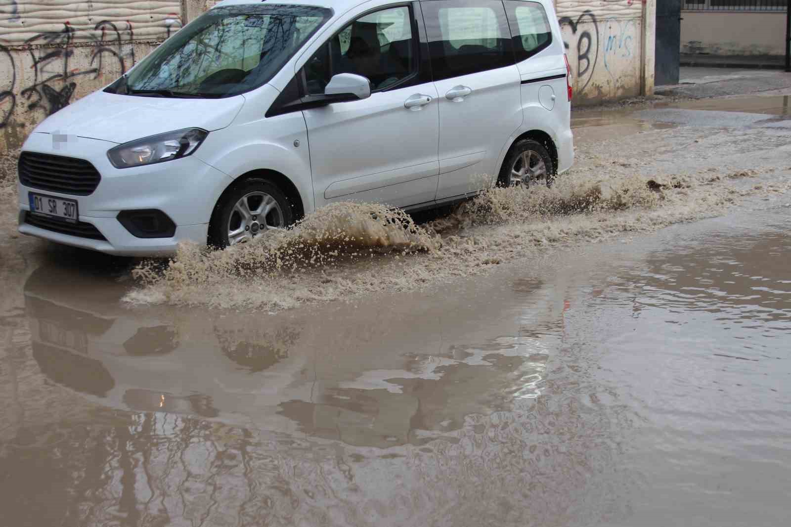 adanada altyapi isyani esnaf gole donen sokakta olta atti 6 UJP21PO1