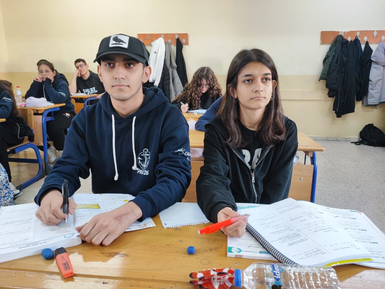 adanada ayni anda kanseri yenip okula donen iki ogrenci balonlarla karsilandi 6 BSJGXOb3