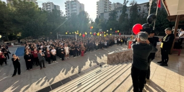 adanada-ayni-anda-kanseri-yenip-okula-donen-iki-ogrenci-balonlarla-karsilandi-X45Z3GJH.jpg