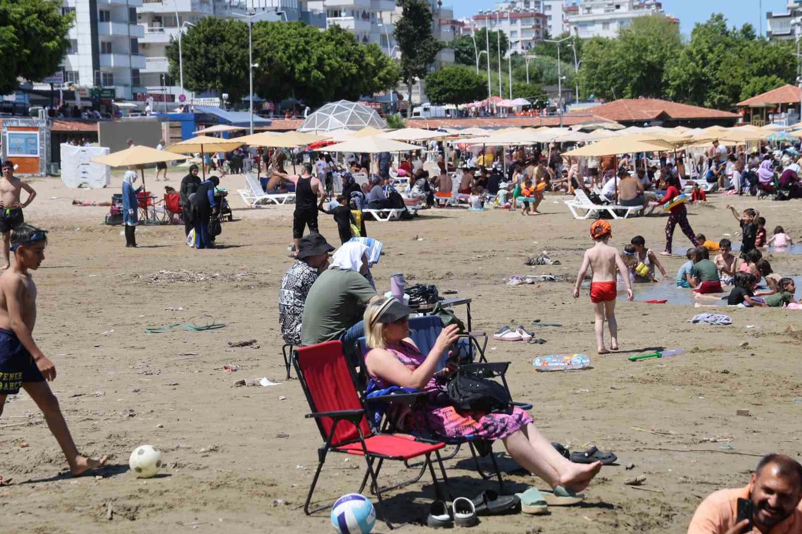 adanada bayramin son gununde yumurtalik sahili doldu tasti 3 SDujnYu8