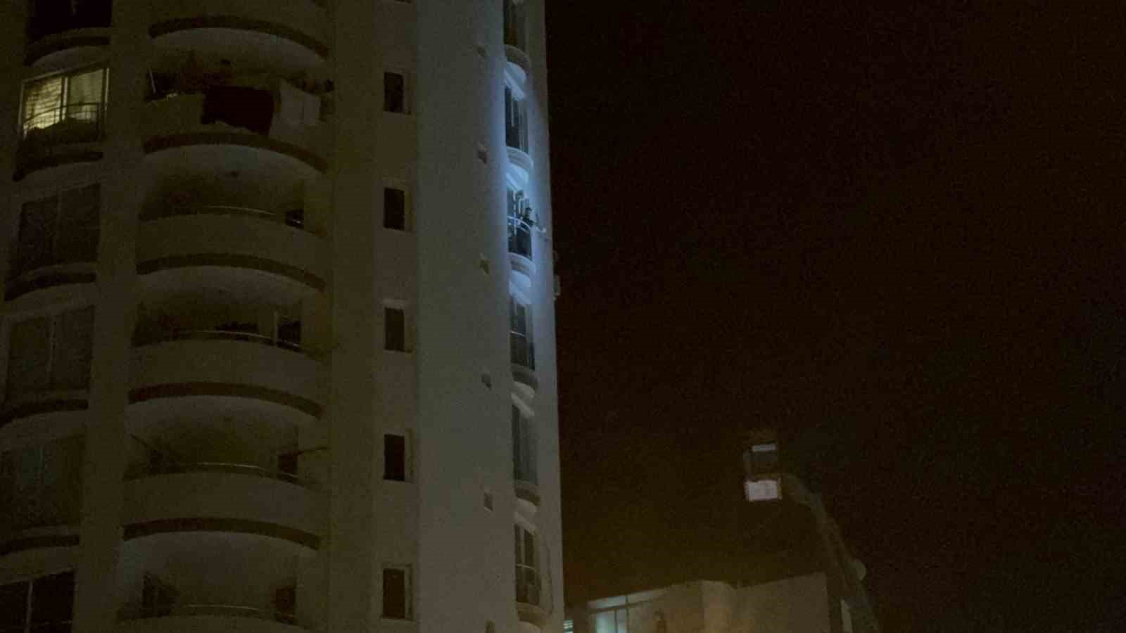 adanada bir genc elindeki kolonya sisesiyle dehset sacti kendimi ve evi yakacagim 3 BMy8Kpyi