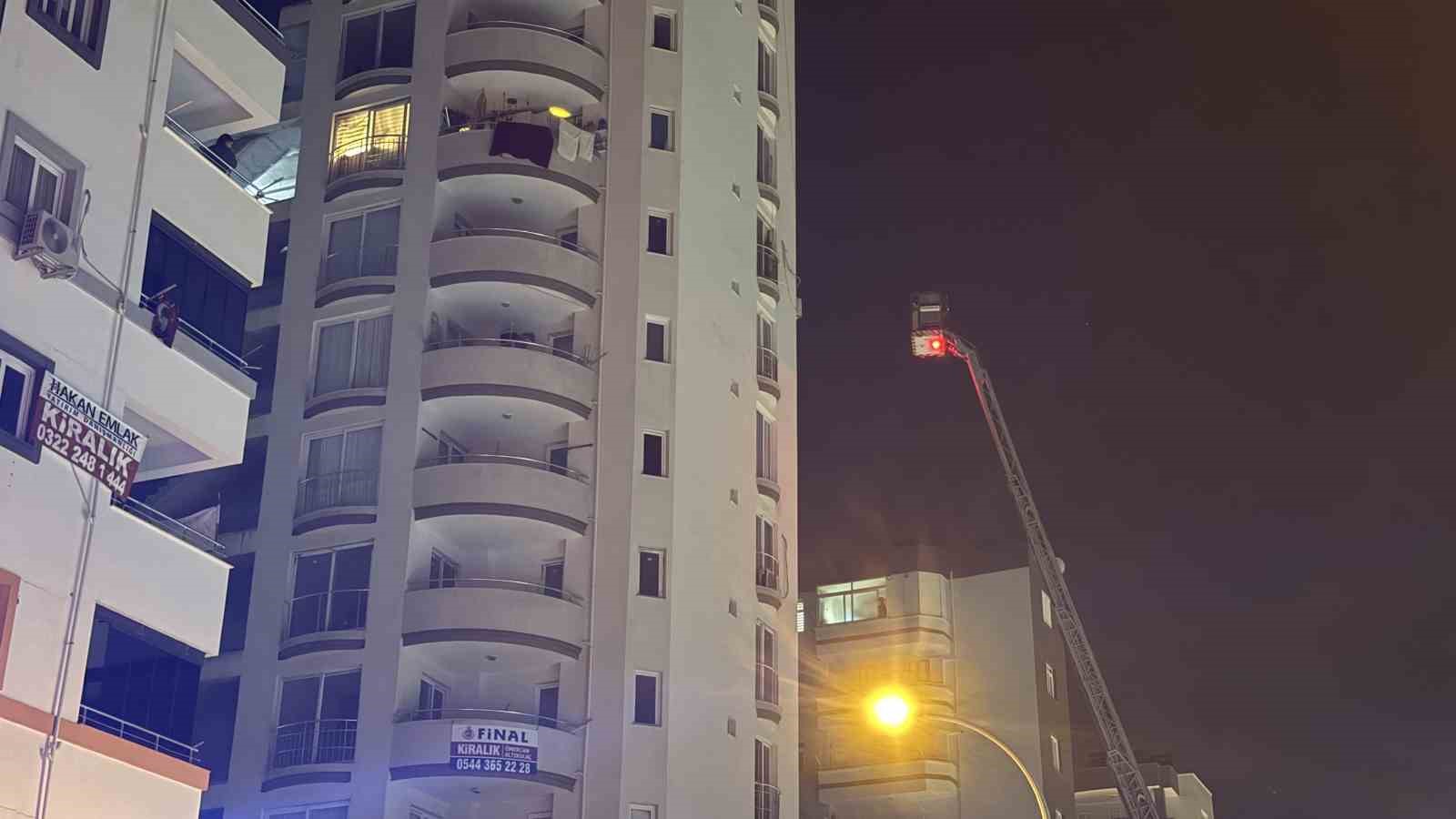 adanada bir genc elindeki kolonya sisesiyle dehset sacti kendimi ve evi yakacagim 5 OiaRPRyq