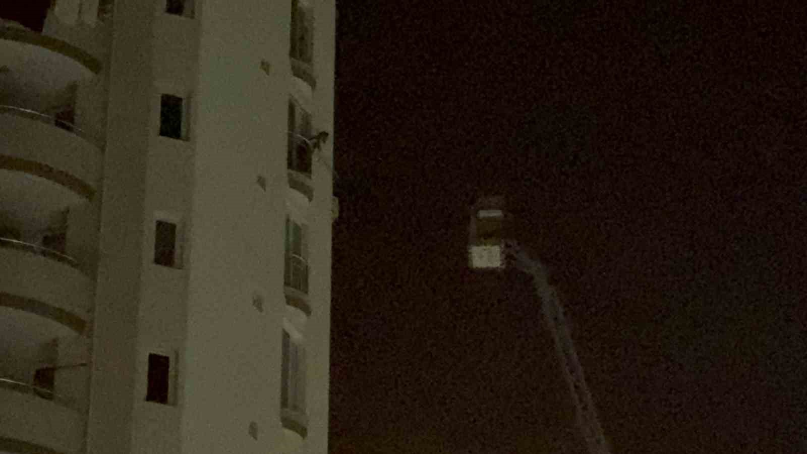 adanada bir genc elindeki kolonya sisesiyle dehset sacti kendimi ve evi yakacagim 6 zlLEzCev